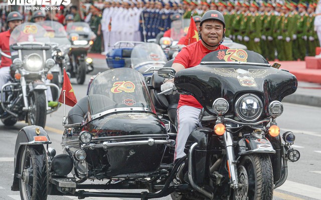 Dàn mô tô 'khủng' tham gia diễu hành, mừng 70 năm Giải phóng Hải Phòng