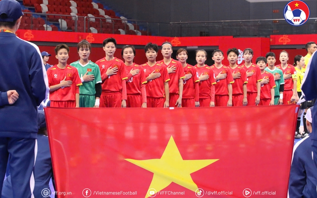 Báo Trung Quốc: “Sức mạnh của tuyển Hồng Kông (Trung Quốc) còn kém xa tuyển Việt Nam”