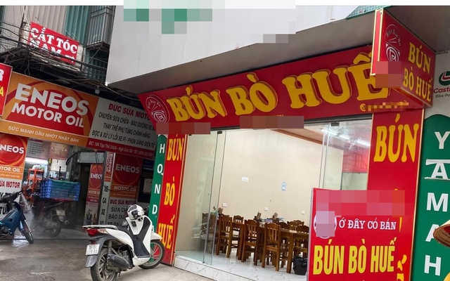 Quán bún ở Hà Nội bị phản ứng dữ dội vì biển quảng cáo: Thiếu một từ quan trọng
