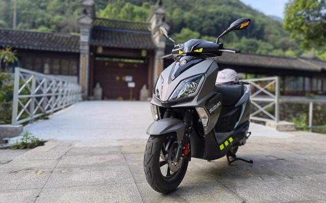 Chiếc xe tay ga không ABS của nhà Suzuki khiến thị trường Trung Quốc 'náo loạn': Người dùng nóng ruột, hãng vẫn im lặng!