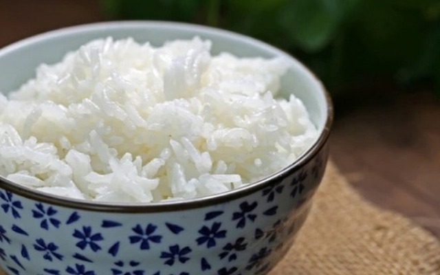 Nếu muốn sống đến năm 90 tuổi, tôi khuyên bạn KHÔNG MUA 4 loại bát ăn cơm "độc hại" này