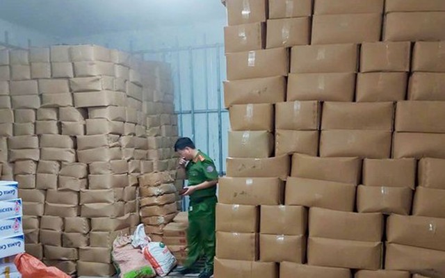 Công an Hà Giang phát hiện 29 tấn thực phẩm không rõ nguồn gốc chỉ trong một ngày