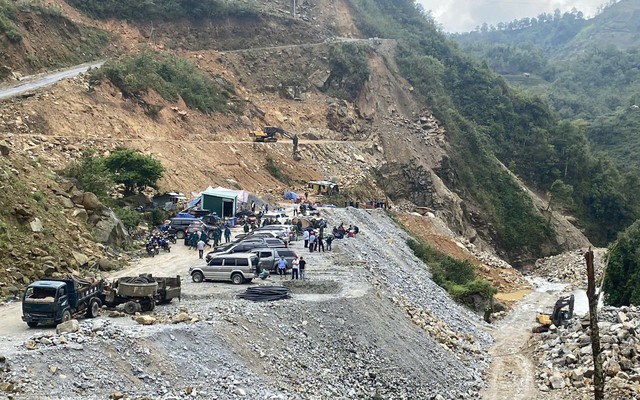 Hiện trường kinh hoàng vụ sạt lở ở Lai Châu làm ít nhất 5 người tử vong