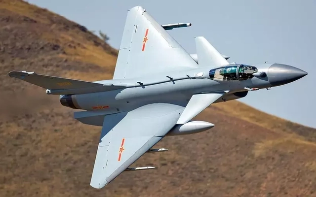 Tiêm kích J-10 có thêm đơn hàng lớn sau màn thực chiến xuất sắc trước Rafale?