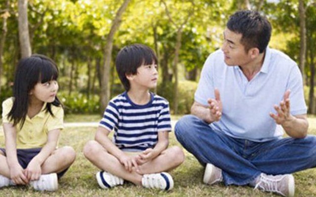 Câu trả lời của DeepSeek về vấn đề: "Thế nào là giáo dục tốt" khiến bà mẹ trẻ phải thốt lên: "AI làm cha mẹ còn GIỎI hơn tôi!"