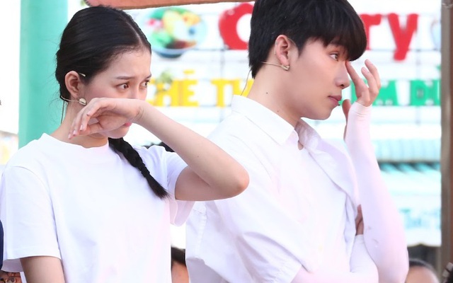 Nam diễn viên thân thiết Trấn Thành bật khóc: “Tôi thấy mình rất tệ”