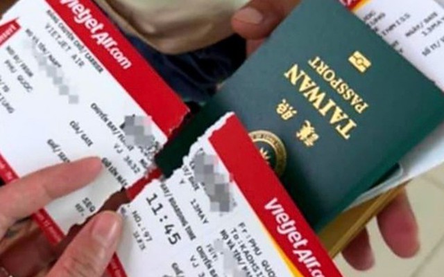 Vụ nữ du khách bị xé thẻ lên máy bay: Đình chỉ công tác  cán bộ công an cửa khẩu