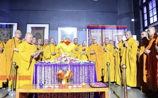 Xá lợi Đức Phật đang chuẩn bị lên máy bay từ Ấn Độ đến Việt Nam