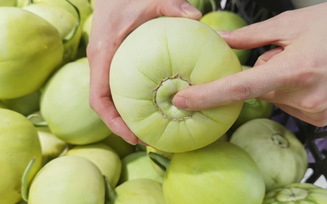 Cách chọn dưa lê ngọt giòn như mật: Bỏ túi 5 bí kíp vàng từ lão nông, chọn phát ăn ngay!