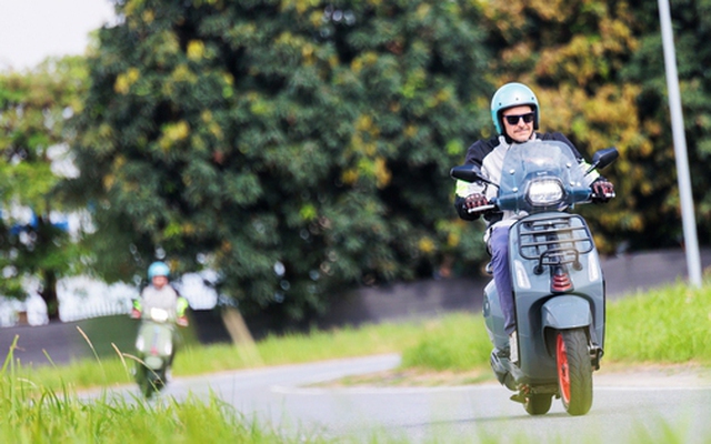 Ghé thăm nhà máy Piaggio top đầu thế giới, trải nghiệm xe: Vespa Primavera êm ái cho phái nữ, Sprint bốc mạnh cho người mê thể thao