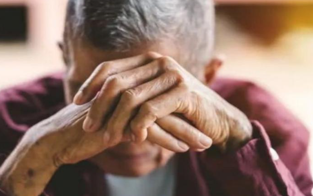 Một hành động bị cho là "bất hiếu" kiểu mới: Ban đầu cha mẹ nghĩ con xuất sắc, hết sức tự hào, về sau mới mệt mỏi!