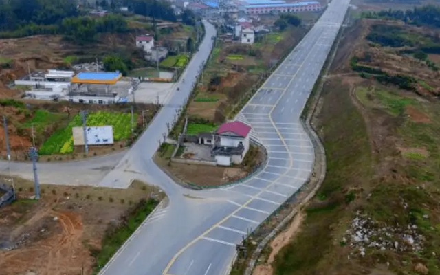 Chủ căn nhà 1.000 m² không chịu di dời dù được bồi thường hơn 5,8 tỷ đồng, tuyên bố: “Chúng tôi muốn số tiền bồi thường cao gấp đôi”