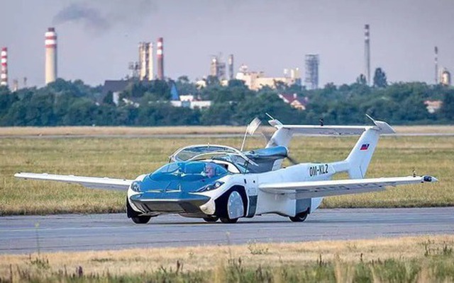 Ô tô bay đầu tiên trên thế giới chuẩn bị được sản xuất hàng loạt, giá gần 1 triệu USD