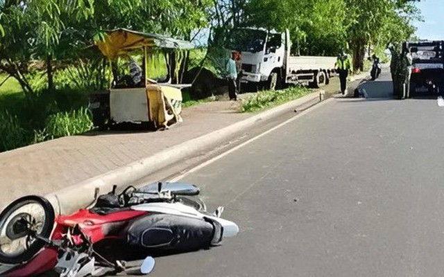 Người đẹp hoa hậu tử vong vì đâm vào xe tải