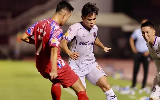 HLV Nguyễn Anh Đức thắng trận đầu tiên cùng Bình Dương