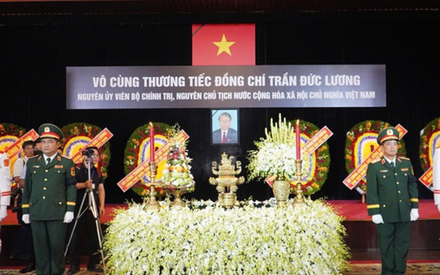 Hình ảnh lễ viếng nguyên Chủ tịch nước Trần Đức Lương tại TP HCM