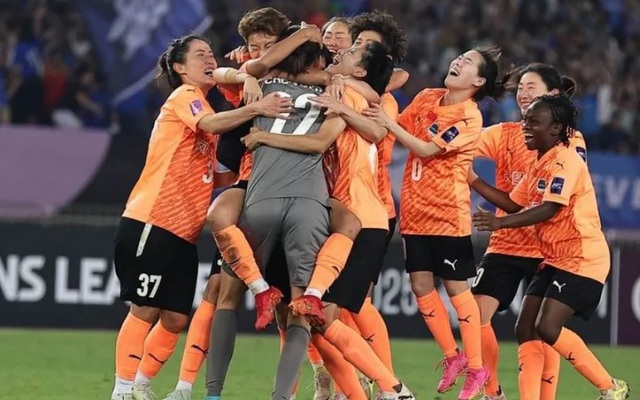 Vừa loại CLB Việt Nam, đội bóng Trung Quốc vô địch châu Á sau loạt luân lưu nghẹt thở