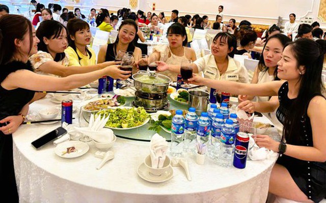 Một công ty ở Thanh Hóa chi 5,2 tỉ đồng mời cơm tri ân công nhân ở nhà hàng hạng sang