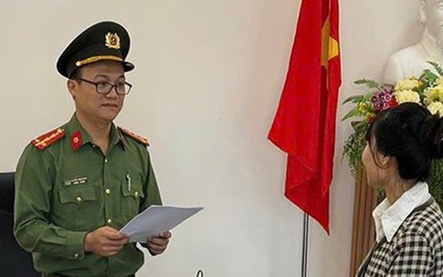 Khởi tố 3 cô gái vận chuyển tiền trái phép qua biên giới