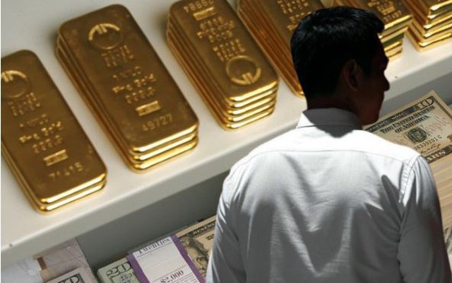 Tịch thu 4.600 tỷ đồng tiền mặt giấu trong tường, trần nhà của căn biệt thự thuộc sở hữu của 1 CEO công nghệ