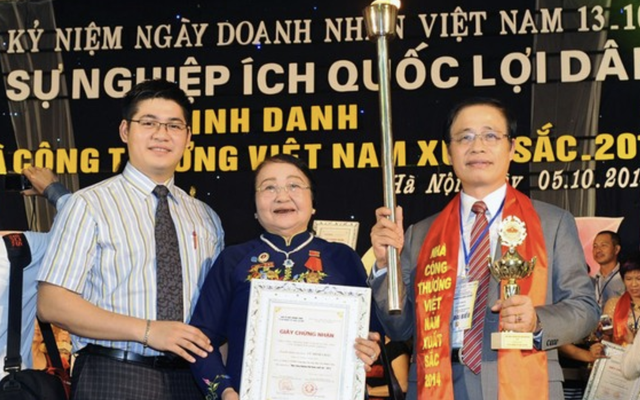 Chân dung thiếu gia của "ông trùm vàng" miền Bắc - Thế hệ kế thừa của gia tộc vàng nổi tiếng nhất Hà Nội    