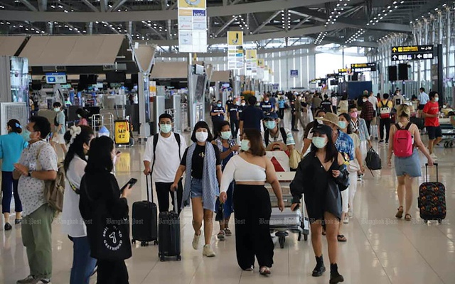 Infographic: Toàn cảnh COVID-19 tại Châu Á, các biến thể trong "làn sóng" mới là gì?