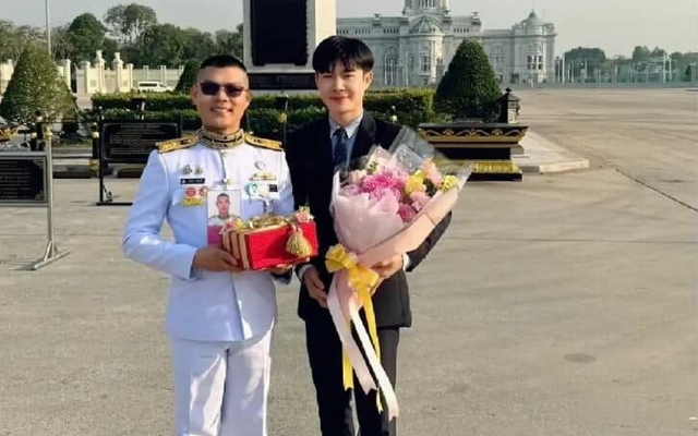 Vua và Hoàng hậu Thái Lan lần đầu tiên ban phúc cho lễ cưới đồng giới tại hoàng cung