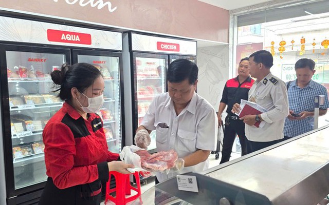 Tin mới vụ Công ty cổ phần C.P. Việt Nam bị tố bán heo, gà mắc bệnh