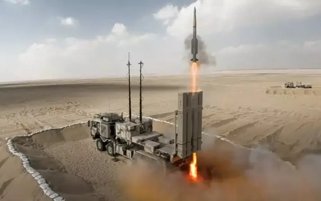 Kiev nhận 10 hệ thống phóng và hàng trăm tên lửa IRIS-T