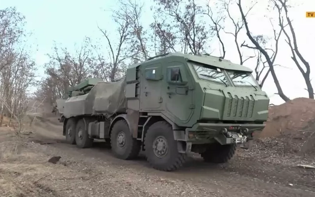 Lữ đoàn pháo binh 44 nhận phiên bản mới của pháo tự hành Bogdana