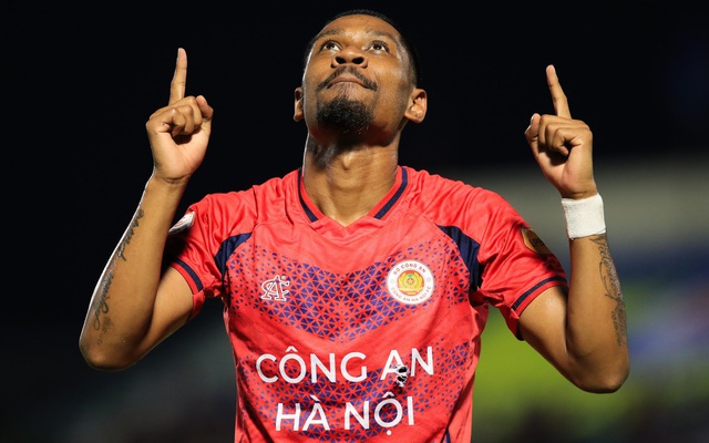 Được HLV Brazil tiến cử cho tuyển Việt Nam, sao Việt kiều giá 15 tỷ nói gì với ông Kim Sang-sik?