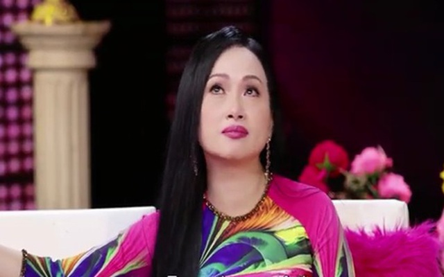 Nữ ca sĩ lấy chồng tỷ phú Mỹ: Về nước bật khóc làm một việc