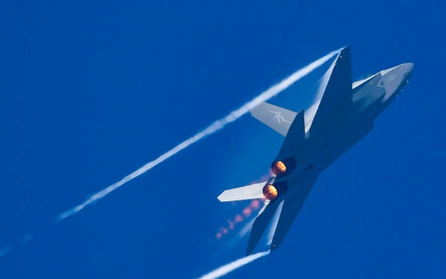 Trung Quốc ứng dụng DeepSeek để thiết kế máy bay chiến đấu hiện đại