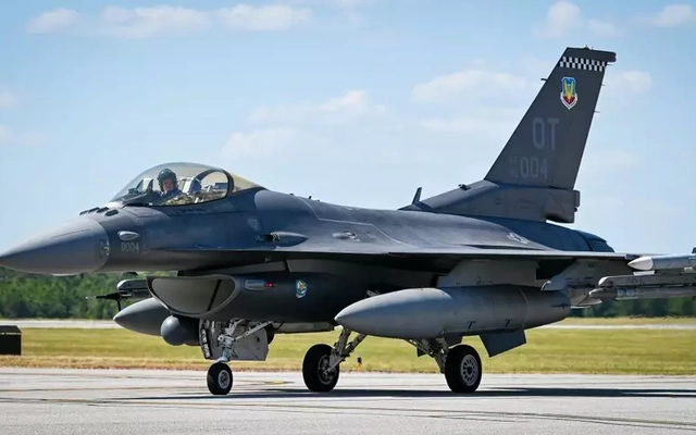 Máy bay F-16 trở nên bất khả xâm phạm nhờ hệ thống IVEWS tối tân