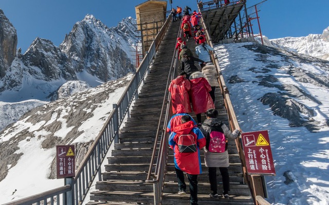 Khách Việt kể chuyện khi đến kỳ quan Trung Quốc, thốt lên một câu: "Không thể thở được!"