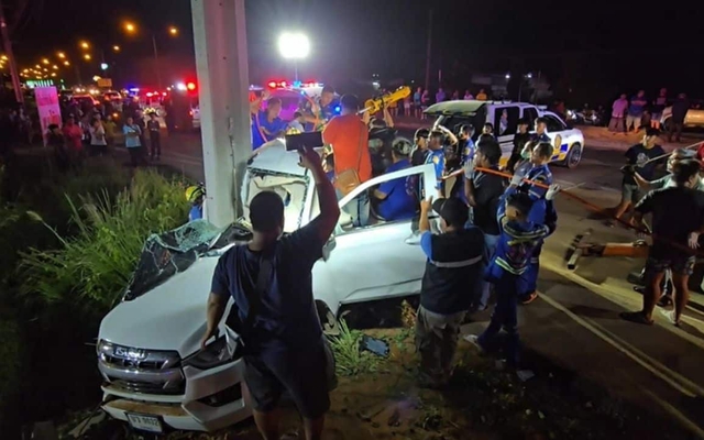 Đi ăn sinh nhật về, gia đình 5 người gặp nạn khiến 3 người tử vong, cứu hộ mở cửa thấy cảnh đau lòng