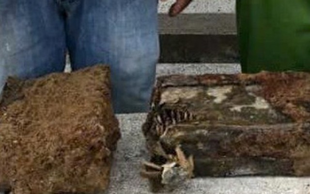 Đào móng nhà, người đàn ông phát hiện 2 thùng đạn có từ thời chiến tranh