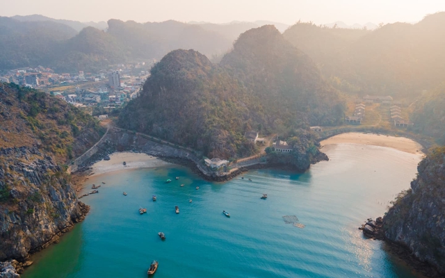 Bãi biển ở Cát Bà được mệnh danh là "thiên đường bí mật", nhiều người bất ngờ vì chưa từng nghe tên