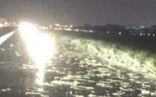 Nghi máy bay trượt khỏi đường băng Tân Sơn Nhất khi hạ cánh