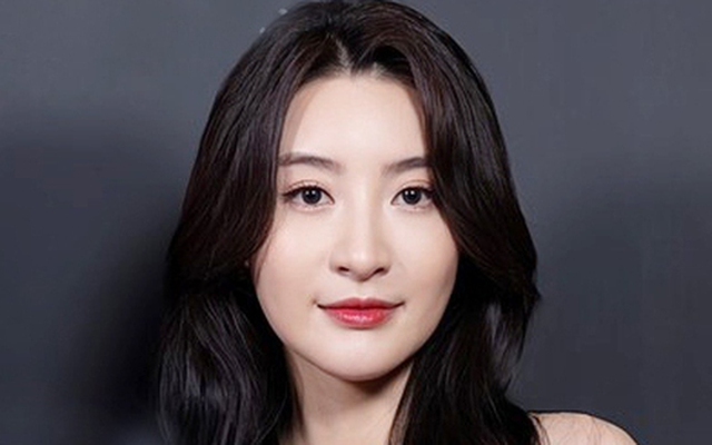 "Phú bà" Lâm Hạ Vy lên tiếng về tin đồn phá sản