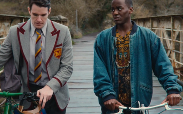 Thức xuyên đêm xem phim "Sex education", tôi nhận ra mình đã mất cả tuổi thanh xuân để hận thù vô lý