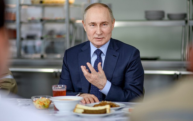 Tổng thống Putin thừa nhận Nga đang thiếu hụt thứ quan trọng: Giá cả tăng "chóng mặt" nhất trong 23 năm
