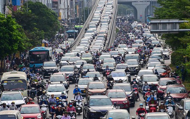 Bộ Công an đề xuất bỏ quy định không lái xe ô tô quá 48 giờ mỗi tuần