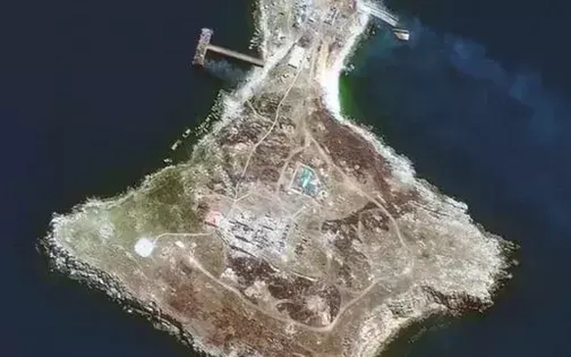 Nga bất ngờ tập kích đảo Rắn bằng tên lửa Kh-22