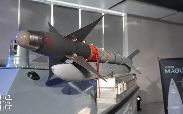 Xuồng không người lái Magura V7 trang bị phiên bản mới nhất của tên lửa AIM-9