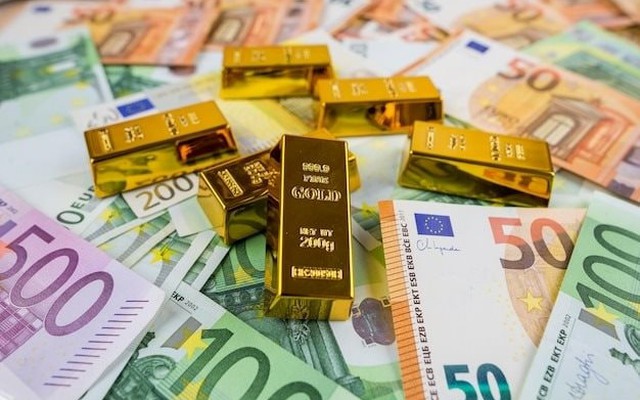 Lần đầu tiên sau hơn 2 thập kỷ, euro không còn là tài sản dự trữ lớn thứ hai thế giới, 'đồng tiền không quốc tịch' này thế chân