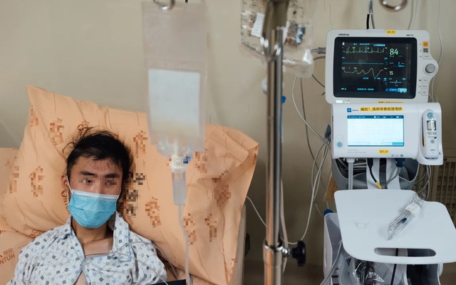 Chàng trai 23 tuổi tiểu ra máu, suýt mất mạng vì mê loại đồ uống nhiều người trẻ không có là “bứt rứt trong người”