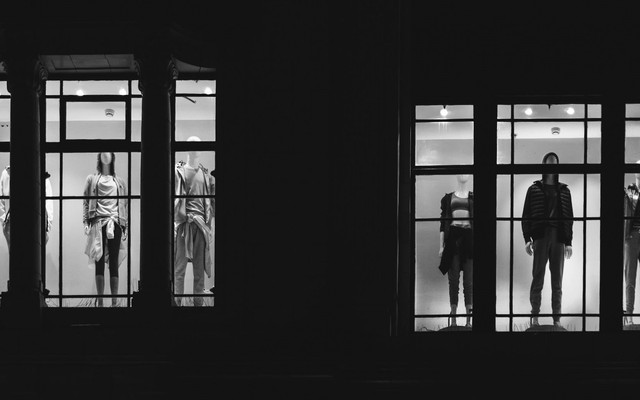 ‘Chúng tôi không chịu nổi nữa’: Hãng thời trang nổi tiếng phá sản, đóng cửa 350 cửa hàng vì kinh tế khó khăn, sa thải 43.000 lao động khi toàn ngành bán lẻ lao đao