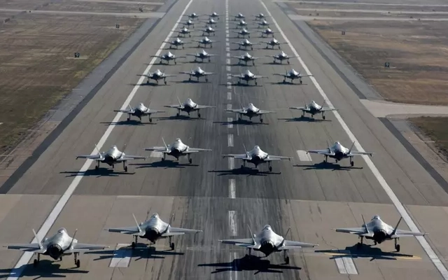 NATO muốn sản xuất 700 tiêm kích F-35 cùng hàng ngàn tăng thiết giáp