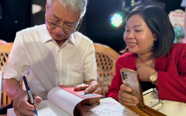 Khi đọc Phật Pháp thấy sáng rõ “như ban ngày”